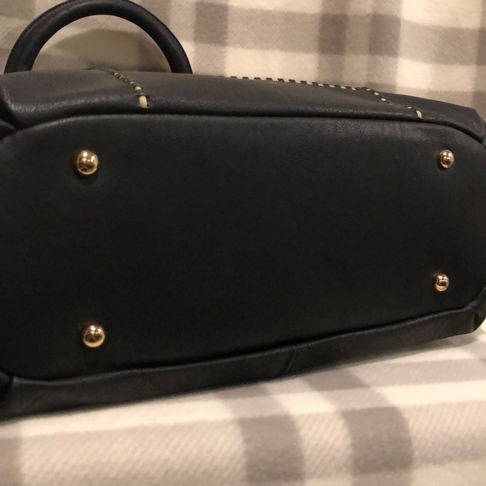 *Spring Cleanout* Mellow World black handbag/carry-on - Picture 4 of 7